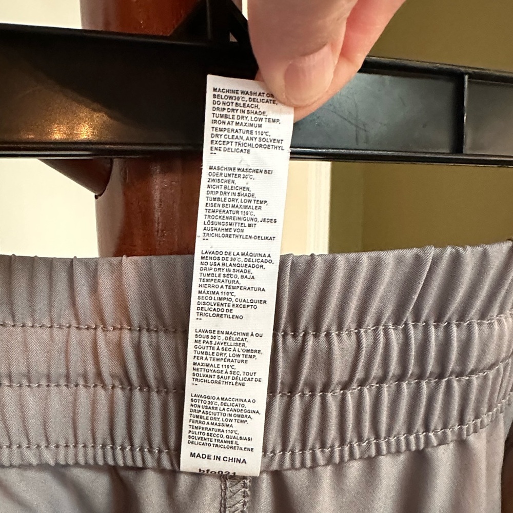 baleaf Women's Hiking Waterproof Capri UPF Roll Up Convertible Pants Quick Dry - Picture 12 of 12